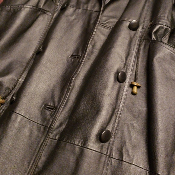 Coat - Picture 3 of 8